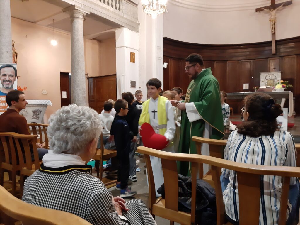 En photo, messe du dimanche à Chomérac